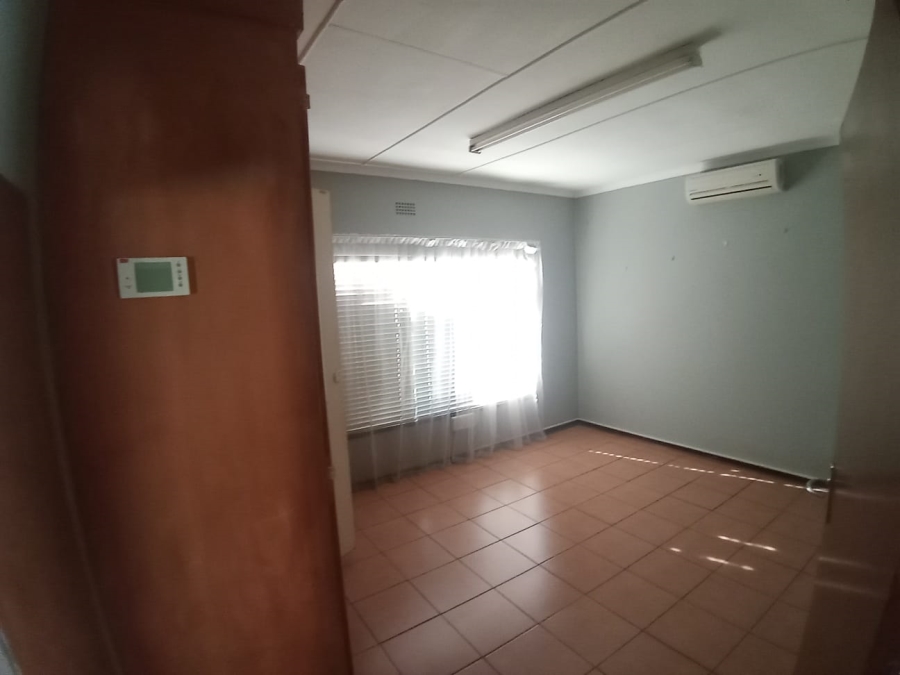5 Bedroom Property for Sale in Protea Park North West